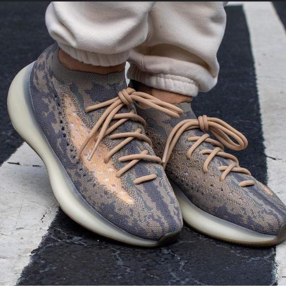 YEEZY BOOST 380 'MIST NON-REFLECTIVE'
Sz 51/2 Tan and Gray Men's Sneakers